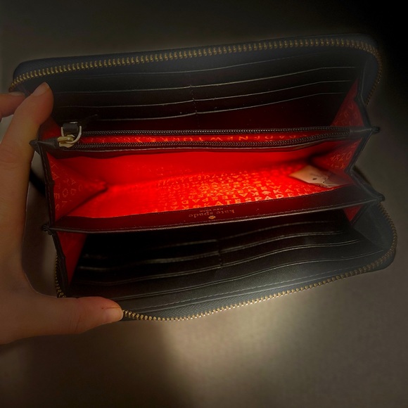 Kate Spade : Black and White Polka Dot Morgan Zip Wallet - Picture 5 of 7